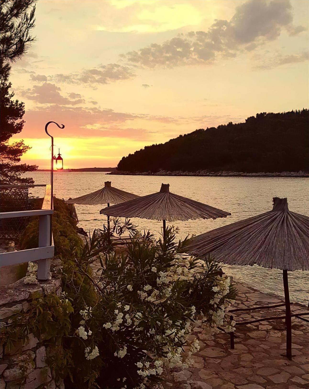 Holiday Home Sunny Side Vela Luka Exteriér fotografie